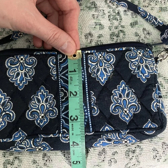 Vera Bradley Calypso  Blue Quilted Wallet Pouch Wristlet - Picture 6 of 7